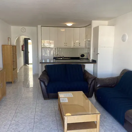 Victoria Court 13a2 Apartment *